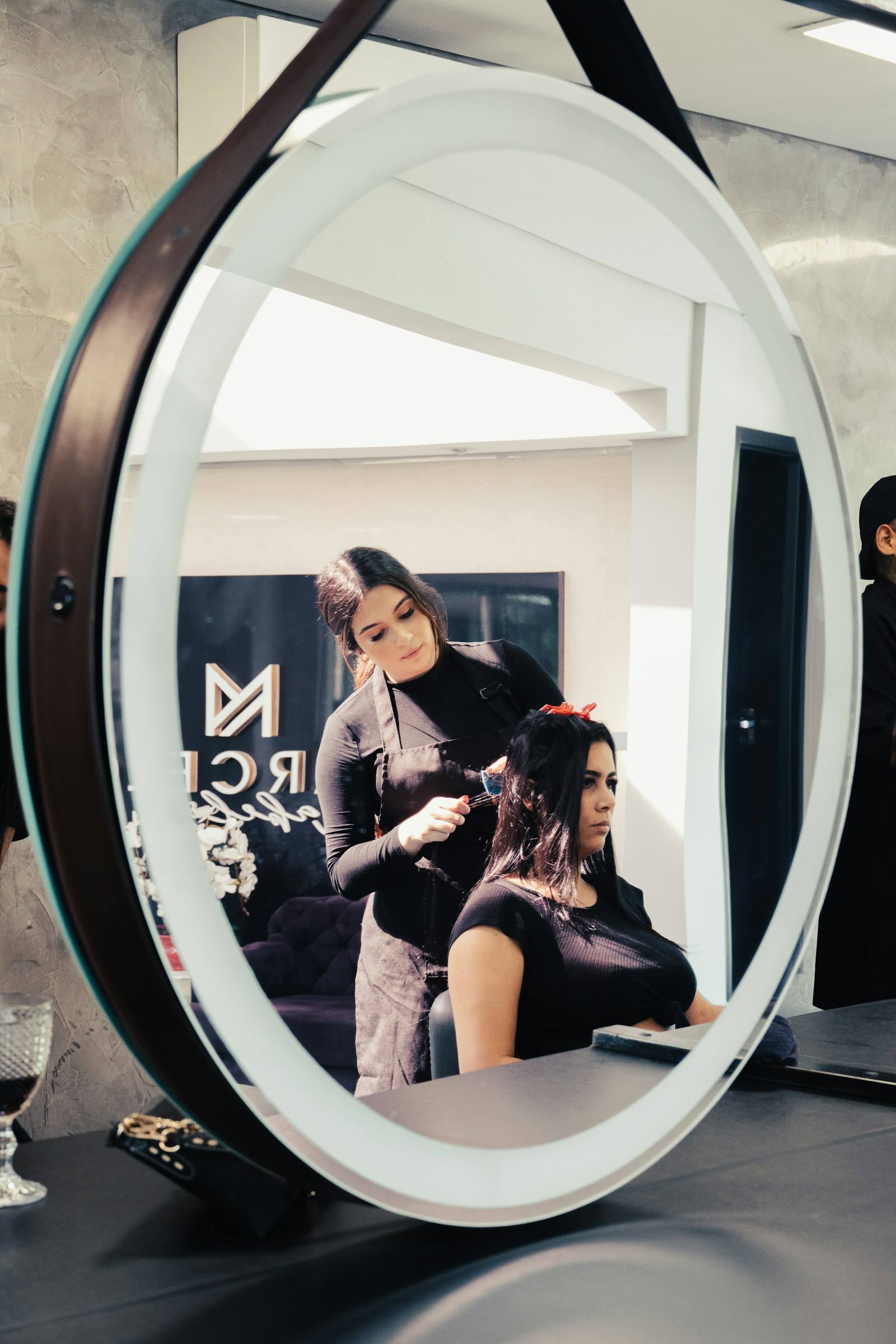 Devant le miroir