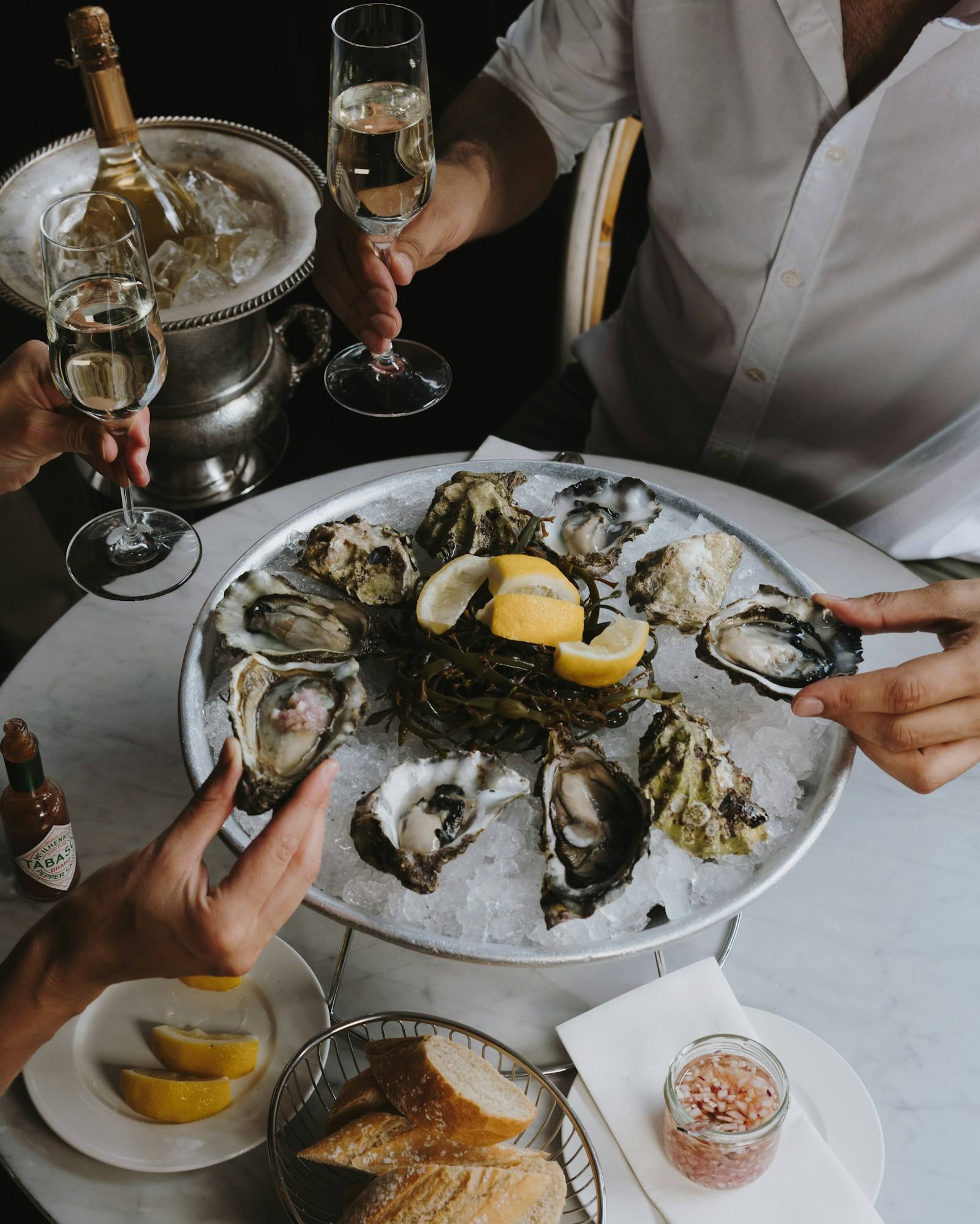Huîtres et vin blanc