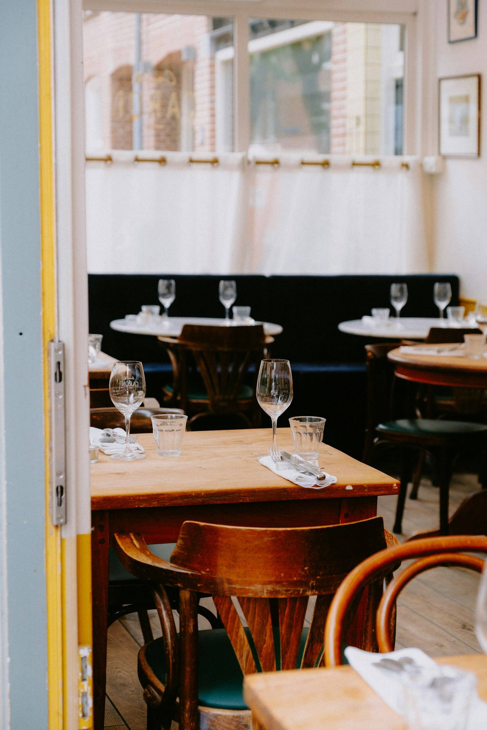 Les tables dressées